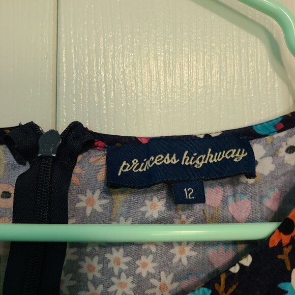 Princess highway dresses - Picture 2 of 10